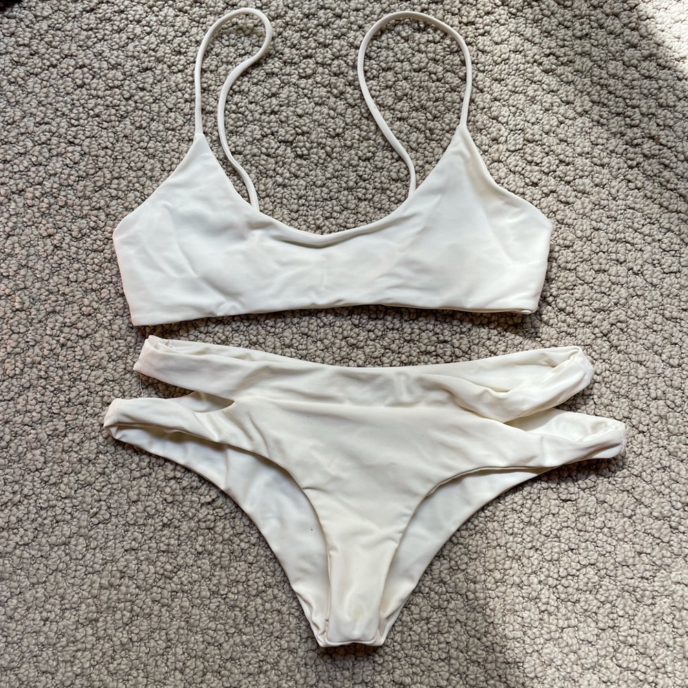 Mikoh cream top & bottoms small